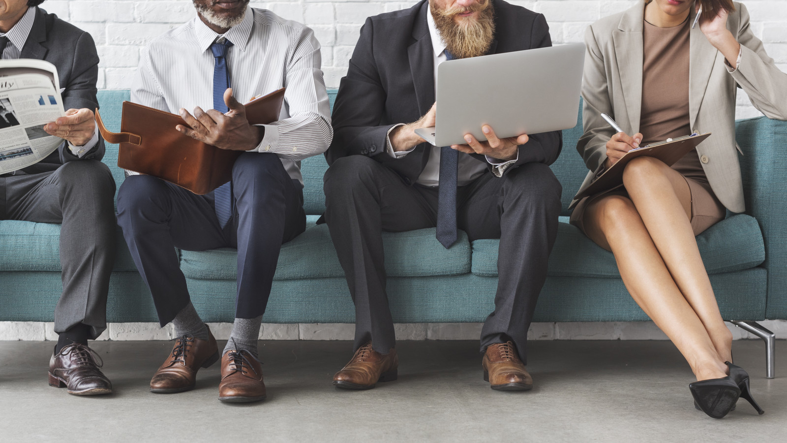 how much does it cost to employ someone