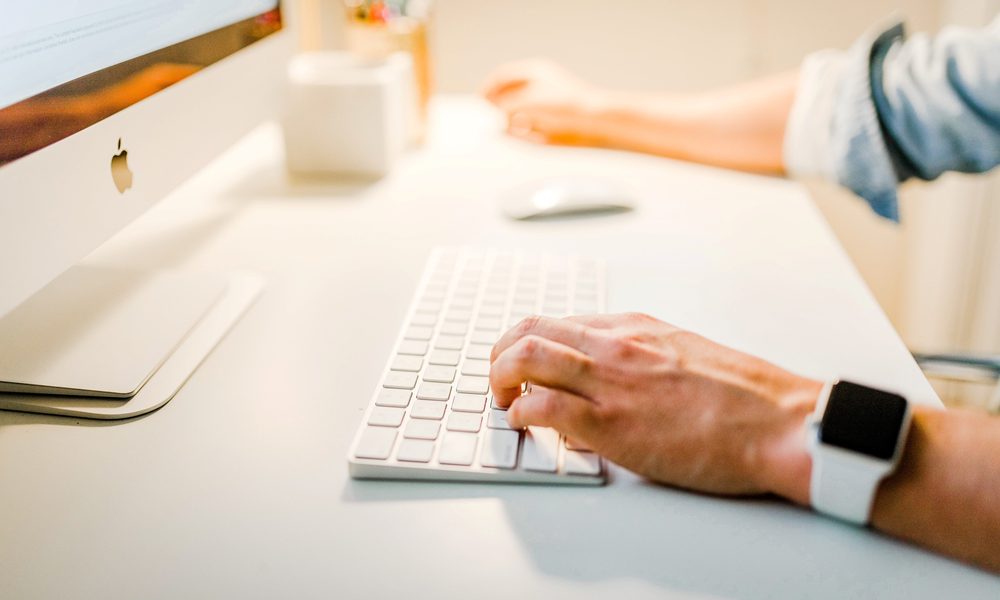 Person using iMac